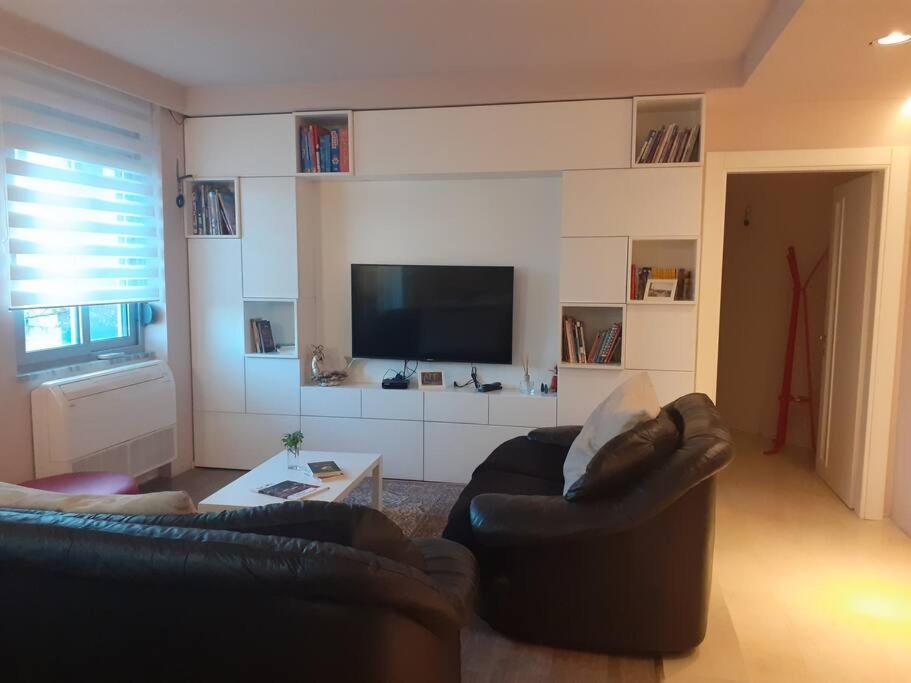 Lake View Apartment ติรานา ภายนอก รูปภาพ